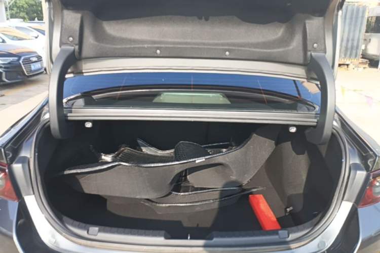 Used Mazda 3 Axela 2020 2.0L Automatic Zhiya Edition Trunk