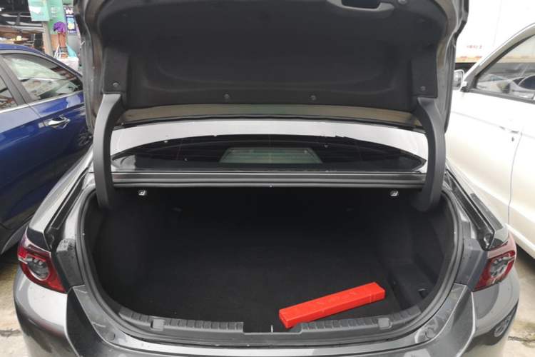 Used Mazda 3 Axela 2020 1.5L Automatic ZhiMei Edition Trunk