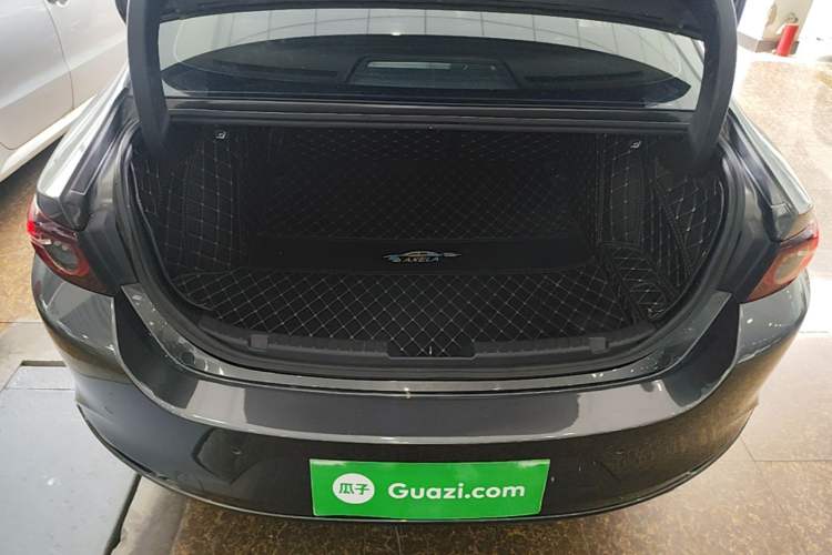 Used Mazda 3 Axela 2020 2.0L Automatic Luxury Version Trunk
