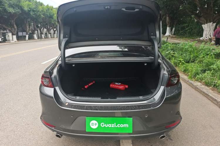 Used Mazda 3 Axela 2020 1.5L Automatic Luxury Version Trunk