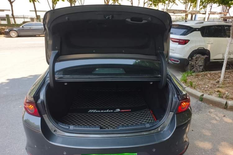Used Mazda 3 Axela 2020 2.0L Automatic Zhiya Edition Trunk