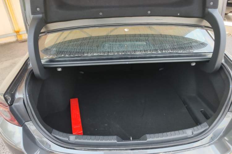 Used Mazda 3 Axela 2020 1.5L Automatic Luxury Version Trunk