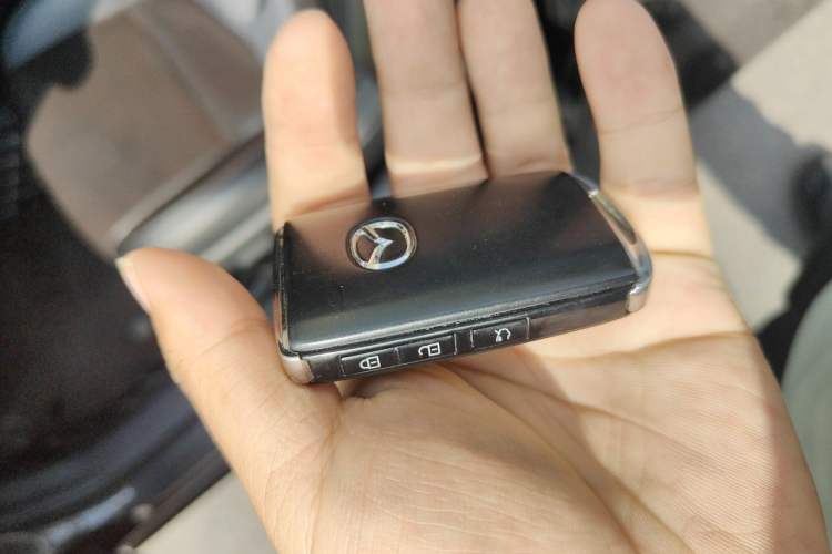 Used Mazda 3 Axela 2020 2.0L Automatic Luxury Version Vehicle Key