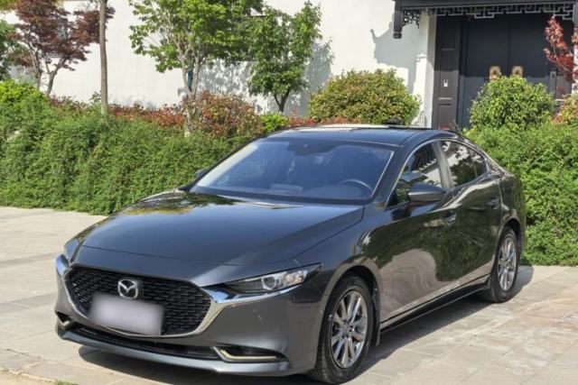 Used Mazda 3 Axela 2020 1.5L Automatic Luxury Version