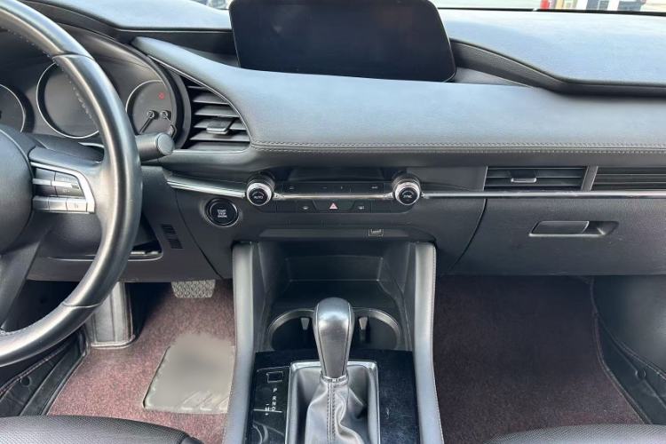Used Mazda 3 Axela 2020 2.0L Automatic Zhiya Edition Interior 9