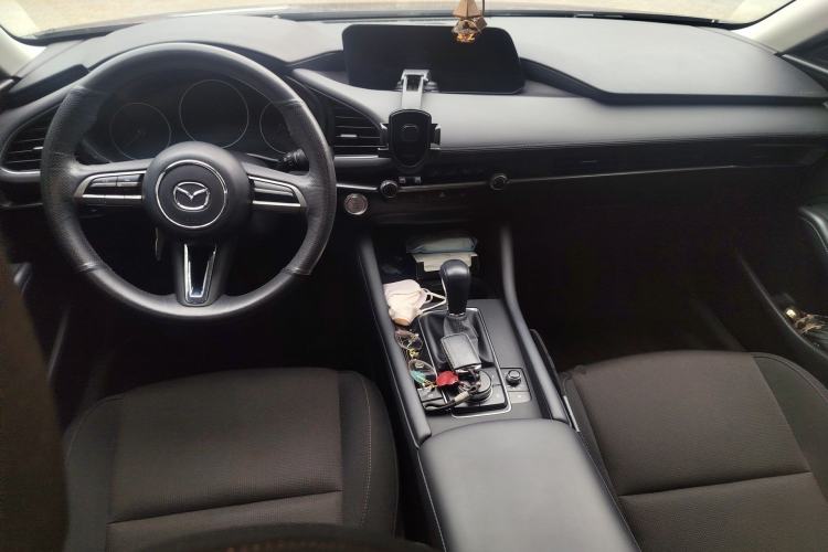 Used Mazda 3 Axela 2020 1.5L Automatic ZhiMei Edition Center Console