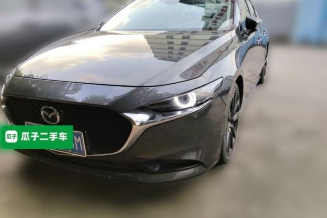 Ojetý Mazda 3 Axela 2020 2.0L Automatic Zhiya Edition