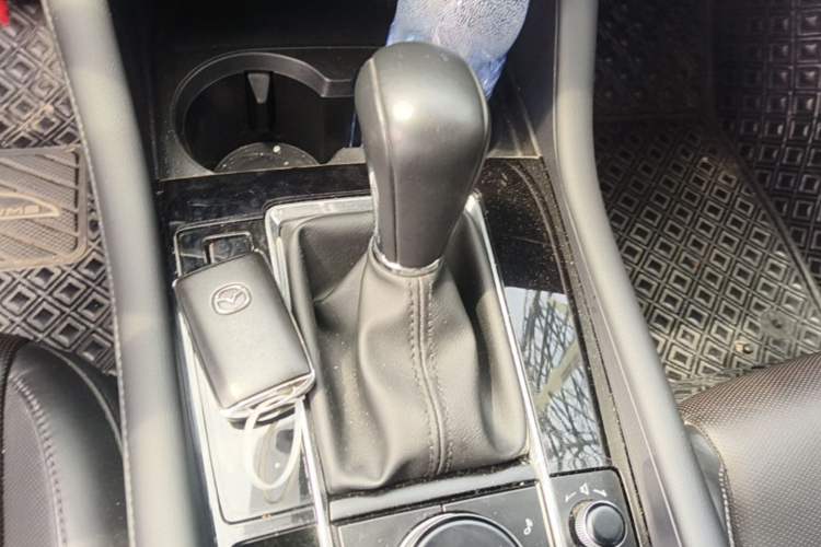 Used Mazda 3 Axela 2020 2.0L Automatic Zhiya Edition Gear Lever