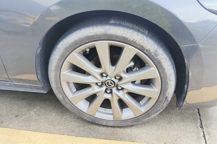 Used Mazda 3 Axela 2020 2.0L Automatic Zhiya Edition Right Front Wheel Hub