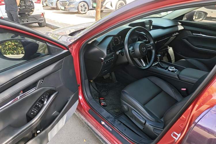Used Mazda 3 Axela 2020 2.0L Automatic Zhiya Edition Driver Seat