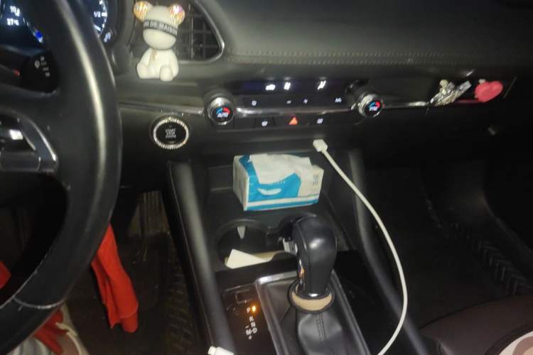 Used Mazda 3 Axela 2020 2.0L Automatic Zhiya Edition Audio And AC Panel