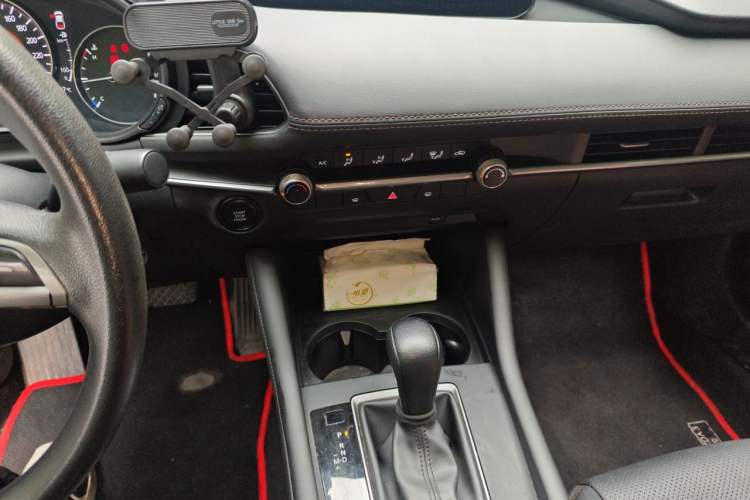 Used Mazda 3 Axela 2020 1.5L Automatic ZhiMei Edition Audio And AC Panel