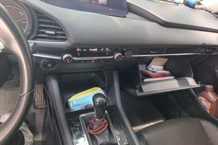 Used Mazda 3 Axela 2020 2.0L Automatic Zhiya Edition Audio And AC Panel