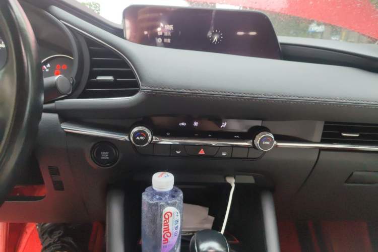 Used Mazda 3 Axela 2020 2.0L Automatic ZhiXuan Edition Audio And AC Panel