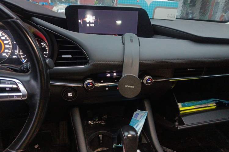 Used Mazda 3 Axela 2020 2.0L Automatic Zhiya Edition Audio And AC Panel