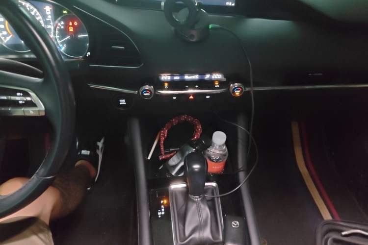 Used Mazda 3 Axela 2020 2.0L Automatic Zhiya Edition Audio And AC Panel