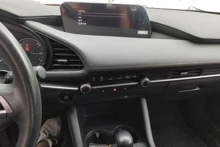 Used Mazda 3 Axela 2020 1.5L Automatic Zhiyue Sunroof Version Audio And AC Panel