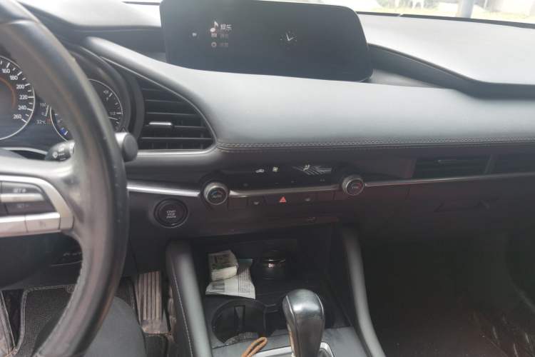 Used Mazda 3 Axela 2020 1.5L Automatic Luxury Version Audio And AC Panel