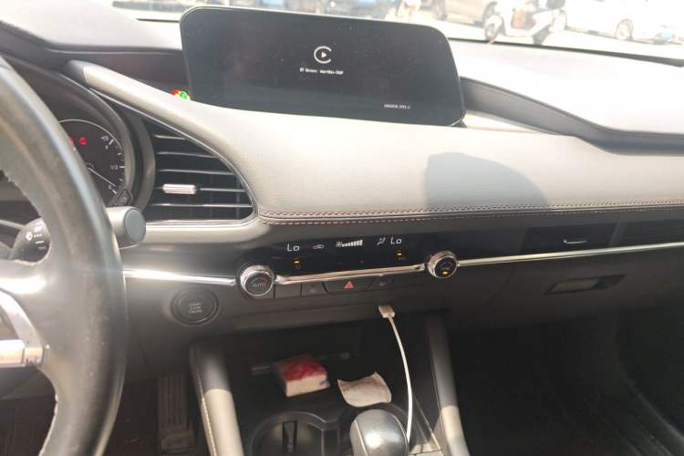 Used Mazda 3 Axela 2020 2.0L Automatic Zhiya Edition Audio And AC Panel
