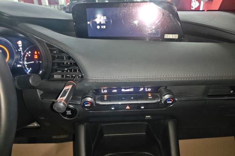Used Mazda 3 Axela 2020 2.0L Automatic Zhiya Edition Audio And AC Panel