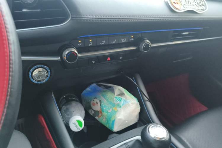 Used Mazda 3 Axela 2020 1.5L Manual ZhiMei Edition Audio And AC Panel