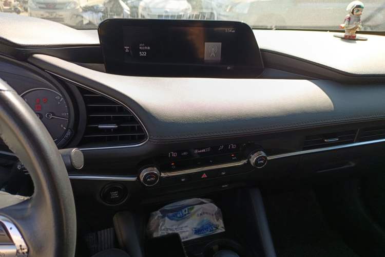 Used Mazda 3 Axela 2020 2.0L Automatic ZhiXuan Edition Audio And AC Panel