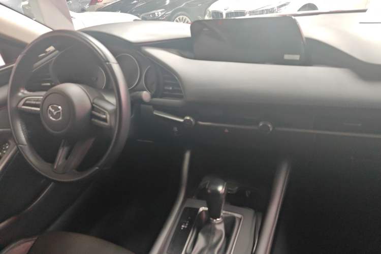Used Mazda 3 Axela 2020 1.5L Automatic Luxury Version Audio And AC Panel