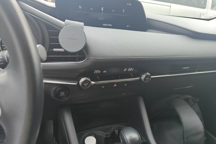 Used Mazda 3 Axela 2020 2.0L Automatic Luxury Version Audio And AC Panel