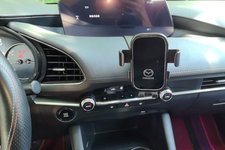 Used Mazda 3 Axela 2020 2.0L Automatic ZhiXuan Edition Audio And AC Panel