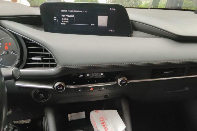 Used Mazda 3 Axela 2020 2.0L Automatic Zhiya Edition Audio And AC Panel