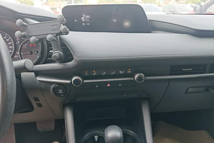 Used Mazda 3 Axela 2020 1.5L Automatic ZhiMei Edition Audio And AC Panel