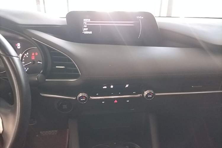 Used Mazda 3 Axela 2020 2.0L Automatic ZhiXuan Edition Audio And AC Panel