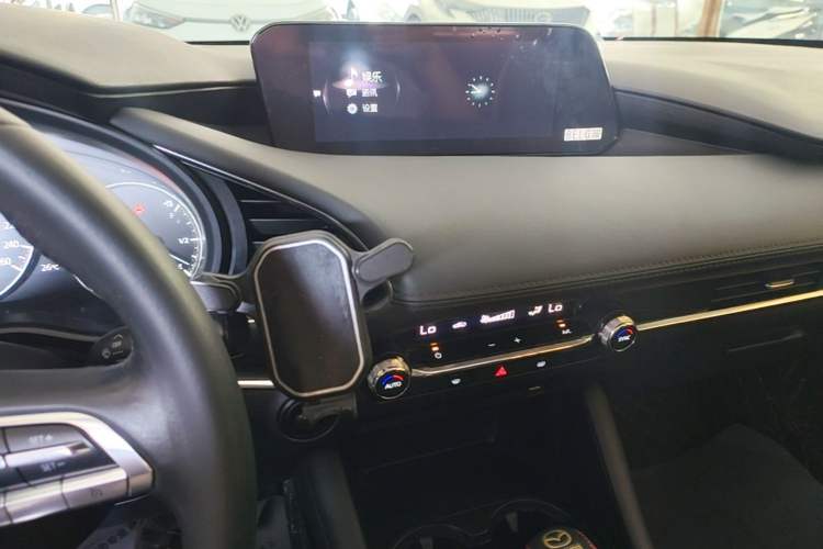 Used Mazda 3 Axela 2020 2.0L Automatic Zhiya Edition Audio And AC Panel