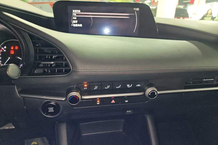 Used Mazda 3 Axela 2020 1.5L Automatic ZhiMei Edition Audio And AC Panel