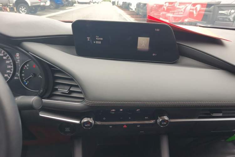 Used Mazda 3 Axela 2020 2.0L Automatic Zhiya Edition Audio And AC Panel