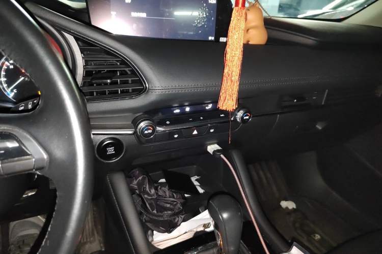 Used Mazda 3 Axela 2020 2.0L Automatic Zhiya Edition Audio And AC Panel