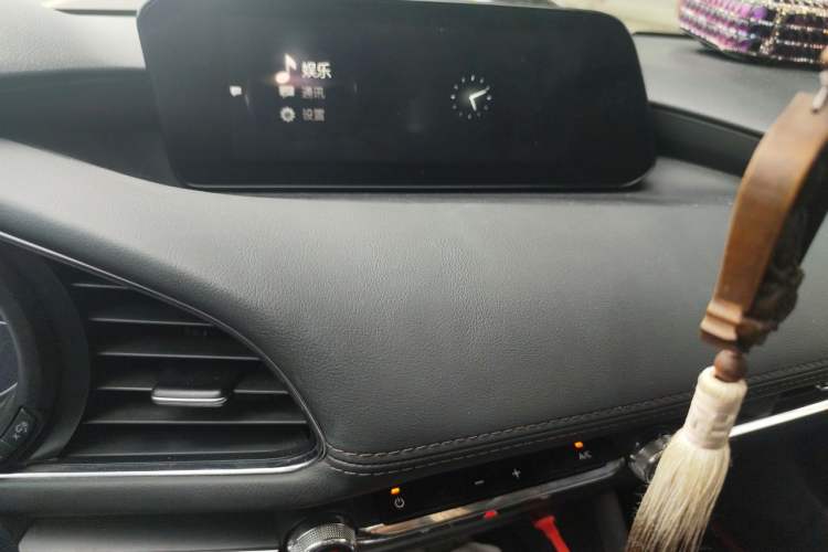 Used Mazda 3 Axela 2020 2.0L Automatic Zhiya Edition Audio And AC Panel