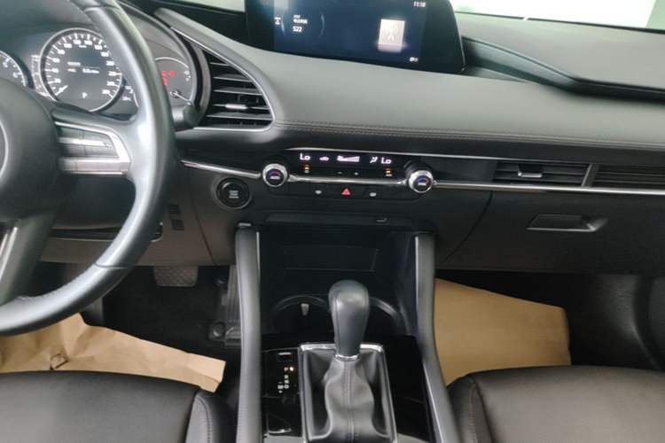 Used Mazda 3 Axela 2020 2.0L Automatic Zhiya Edition Audio And AC Panel