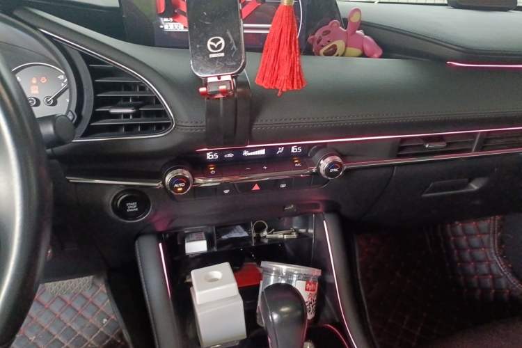 Used Mazda 3 Axela 2020 2.0L Automatic ZhiXuan Edition Audio And AC Panel