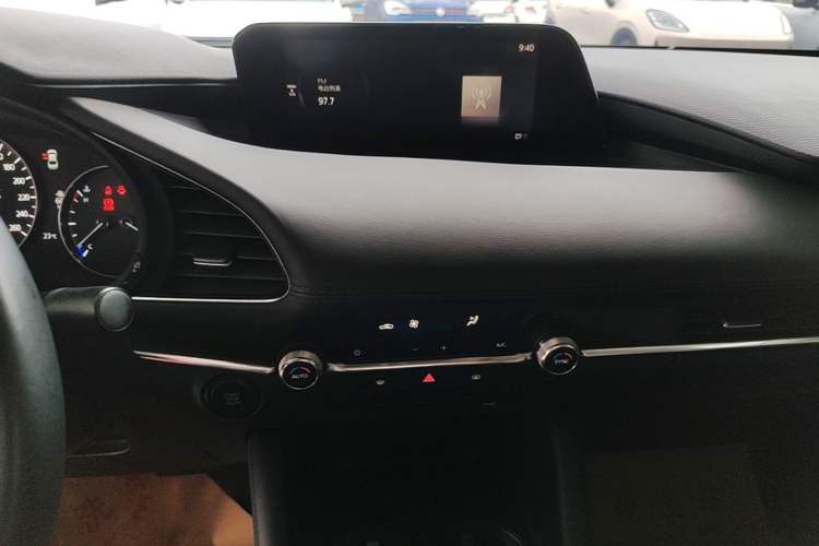 Used Mazda 3 Axela 2020 2.0L Automatic Zhiya Edition Audio And AC Panel