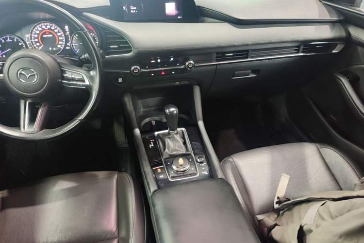 Used Mazda 3 Axela 2020 2.0L Automatic Luxury Version Audio And AC Panel