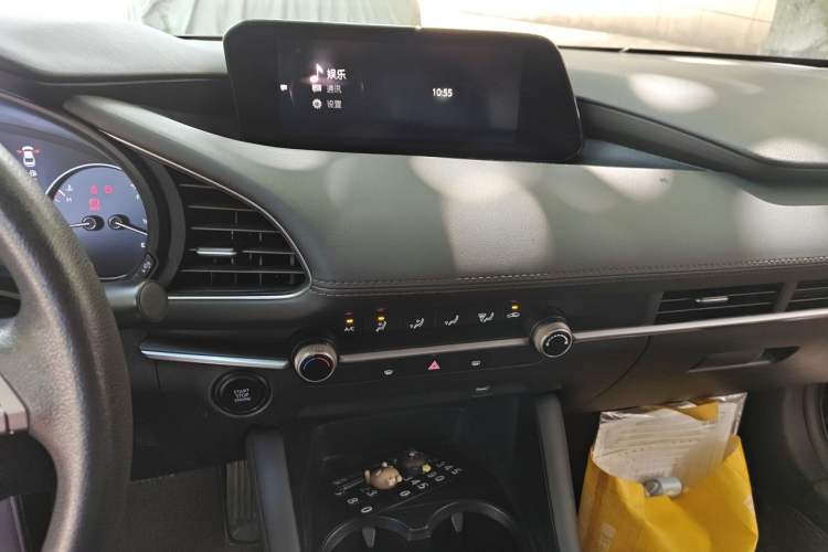 Used Mazda 3 Axela 2020 1.5L Automatic ZhiMei Edition Audio And AC Panel