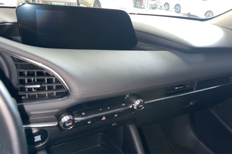 Used Mazda 3 Axela 2020 2.0L Automatic Zhiya Edition Audio And AC Panel
