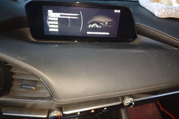 Used Mazda 3 Axela 2020 1.5L Automatic ZhiMei Edition Audio And AC Panel