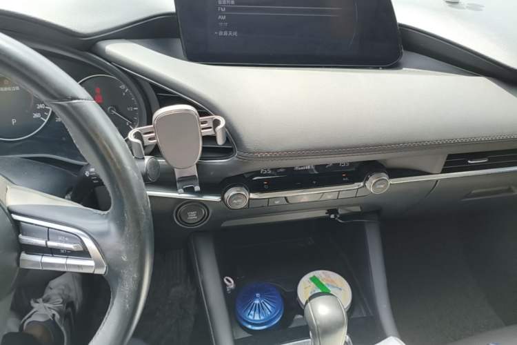 Used Mazda 3 Axela 2020 2.0L Automatic ZhiXuan Edition Audio And AC Panel