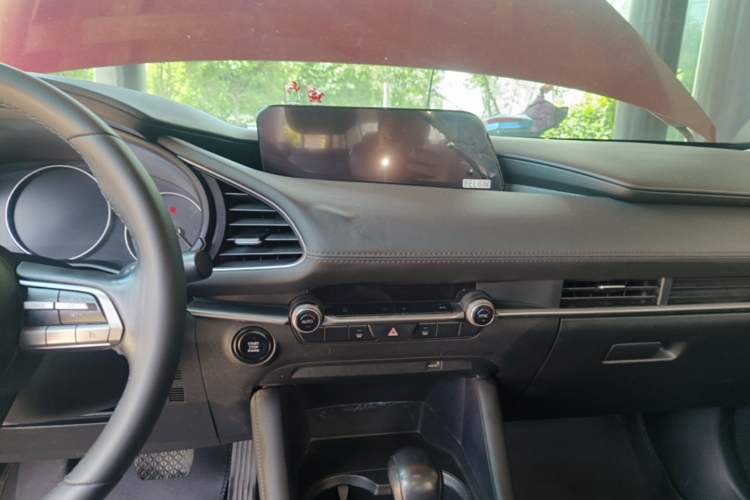 Used Mazda 3 Axela 2020 1.5L Automatic Luxury Version Audio And AC Panel
