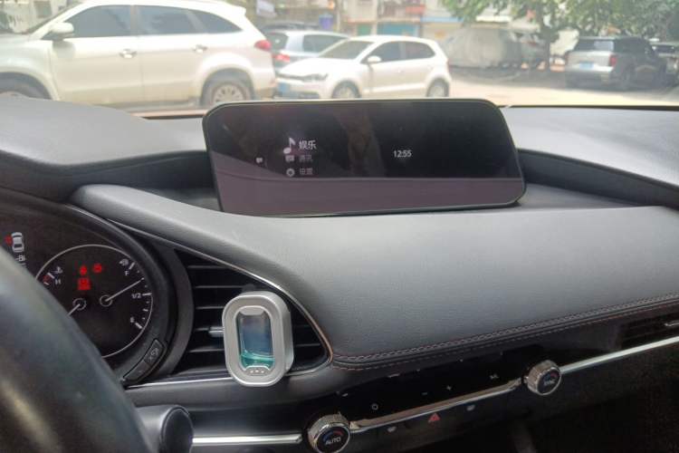 Used Mazda 3 Axela 2020 2.0L Automatic ZhiXuan Edition Audio And AC Panel