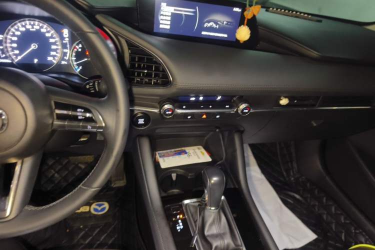 Used Mazda 3 Axela 2020 2.0L Automatic Zhiya Edition Audio And AC Panel