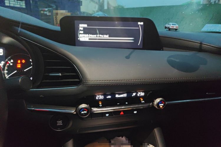Used Mazda 3 Axela 2020 2.0L Automatic ZhiXuan Edition Audio And AC Panel
