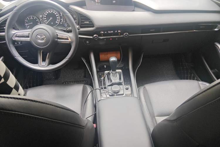 Used Mazda 3 Axela 2020 2.0L Automatic Zhiya Edition Center Console